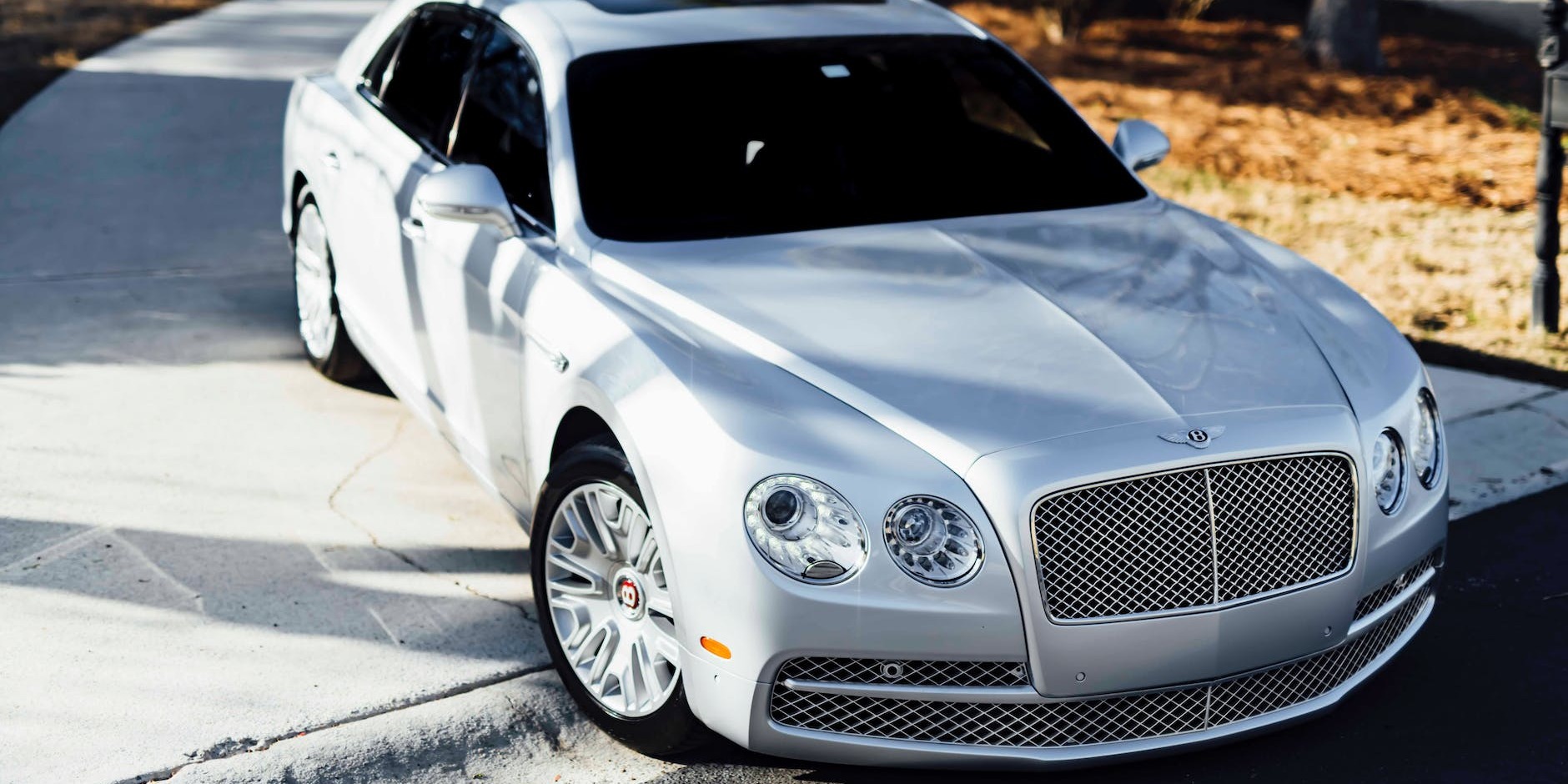 Choosing the Perfect Bentley for Your Wedding: A Comprehensive Guide