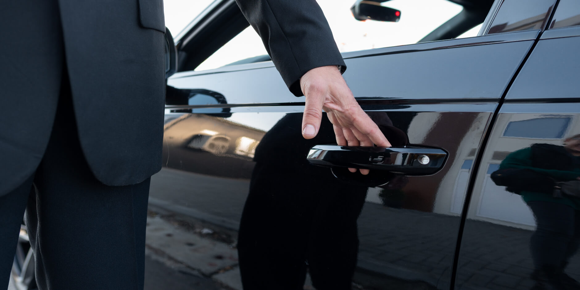 The Ultimate Guide to Choosing Your Perfect Chauffeur Service in the UK