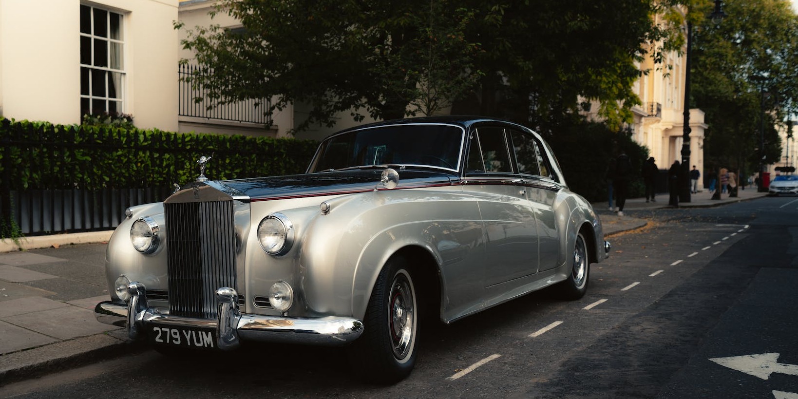 Unveiling the Charm of Vintage Cars: An Alluring Choice for Prom Transport