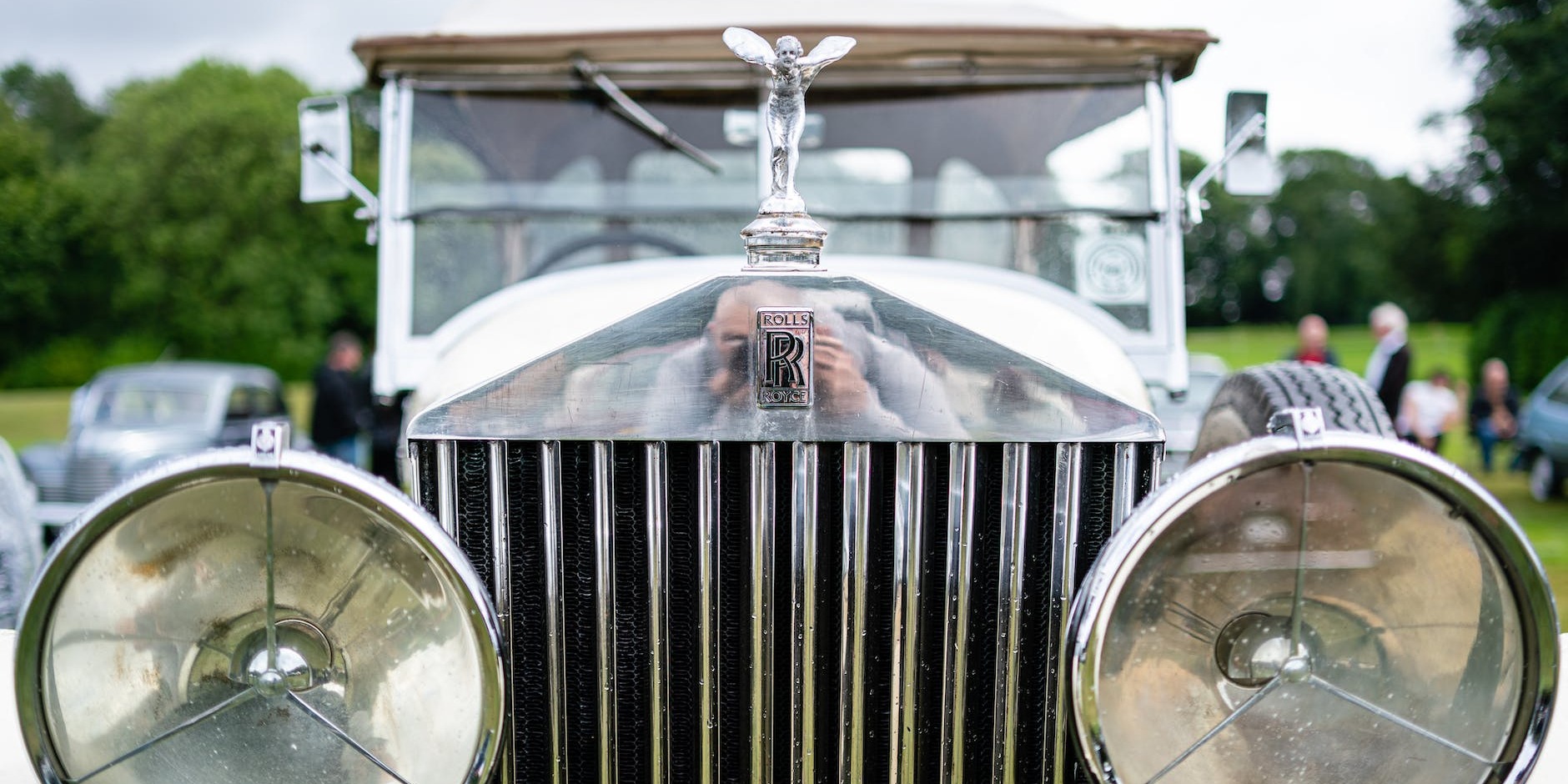 The Charm of Vintage Cars: What Makes Them Timeless for Special Occasions?