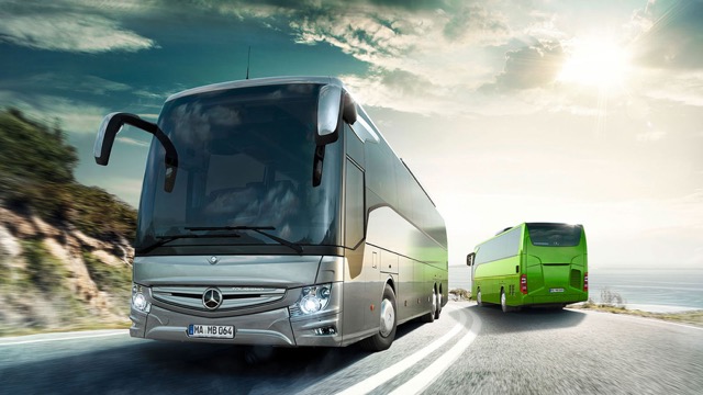 Exploring the Benefits of Luxury Coach Hire for Special Occasions