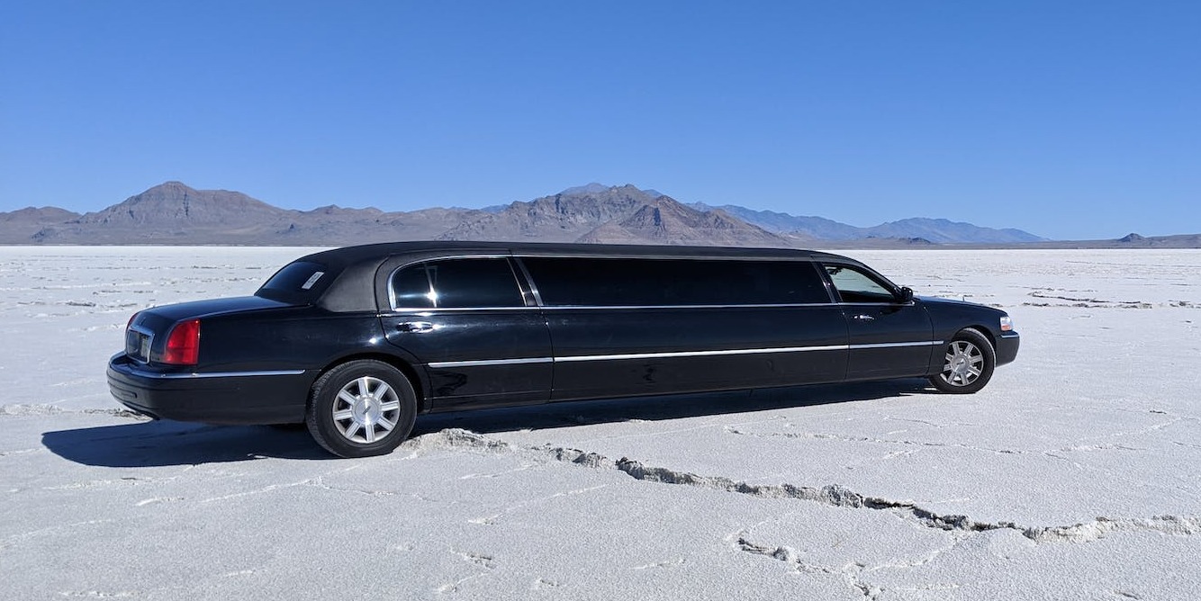 Top 5 Tips for Choosing the Best Limo Hire Service in Manchester