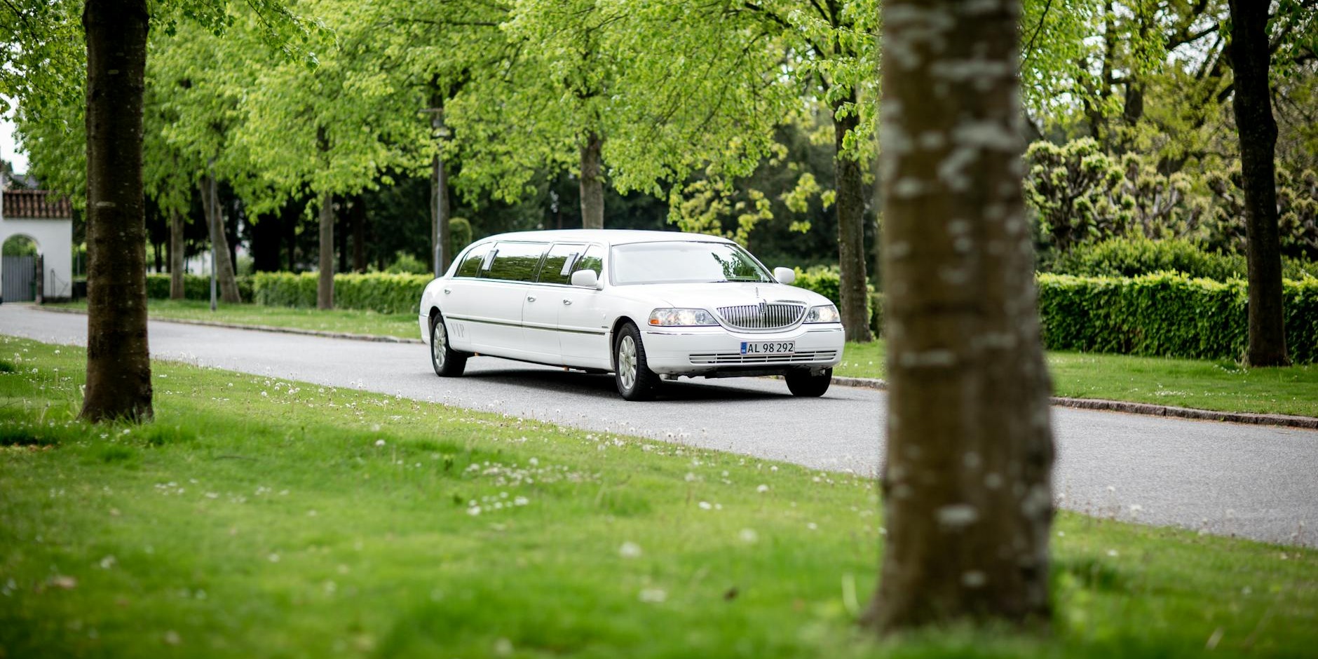 How to Find the Perfect Limo Hire Service in Batley and West Yorkshire