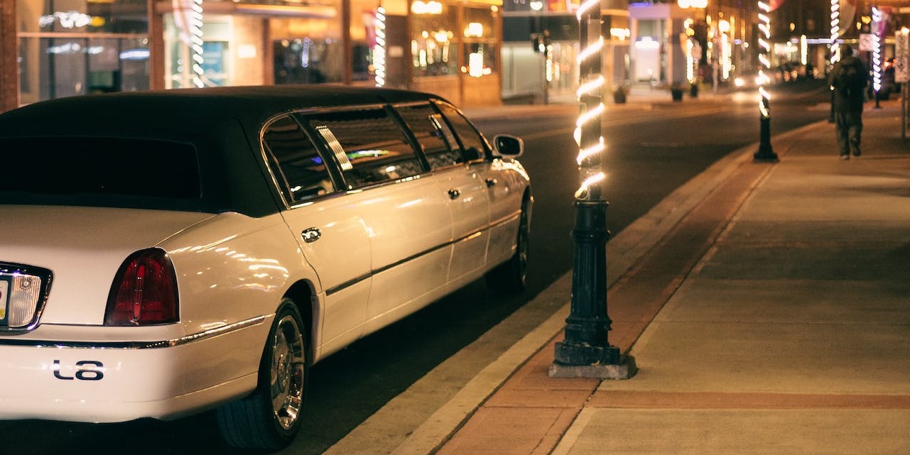Decoding the Limo Hire Process: A Comprehensive Guide for UK Prom-goers