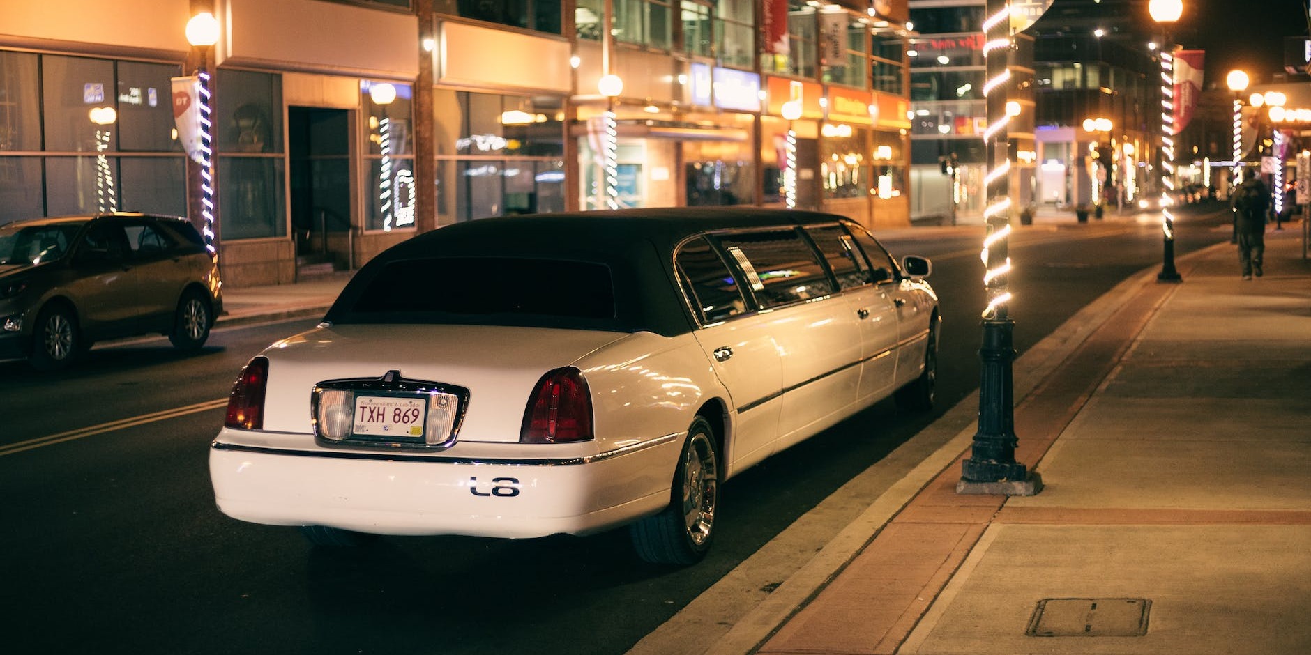 Transform Your Prom Night with Last Minute Limo Hire in Bristol