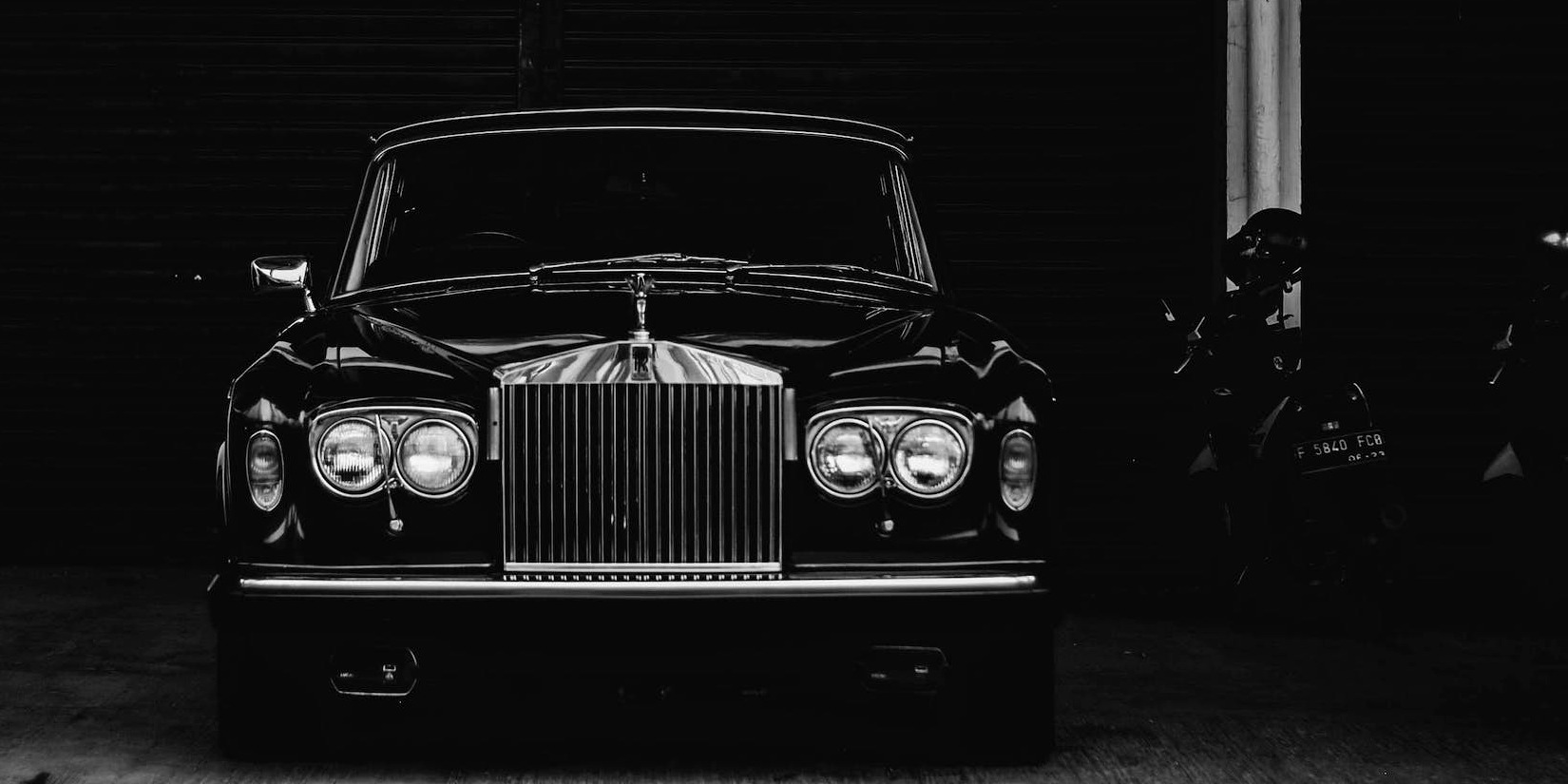 The Rolls Royce Phantom Experience: What Makes it the Peak of Automotive Luxury?