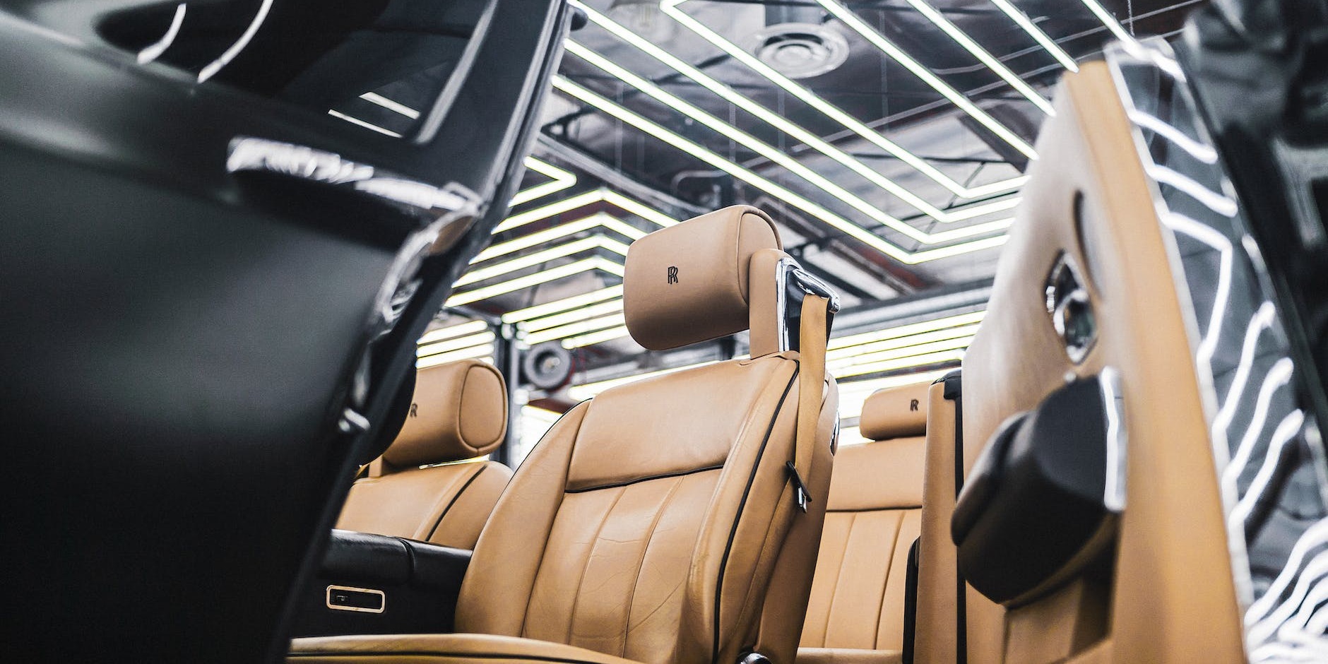 Top Reasons to Choose a Rolls-Royce Phantom for Your Luxury UK Event Transport