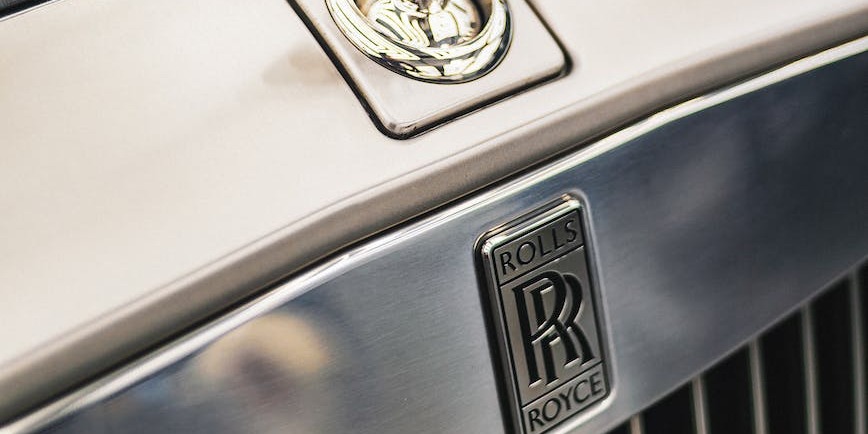 Discover the Iconic Features of the Rolls Royce Phantom for a Lavish Scotland Ceremony