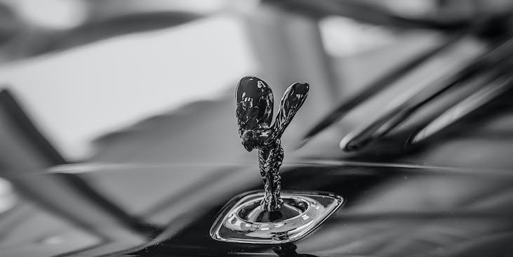 Timeless Elegance: Vintage Rolls Royce for Hampshire Historic Venues