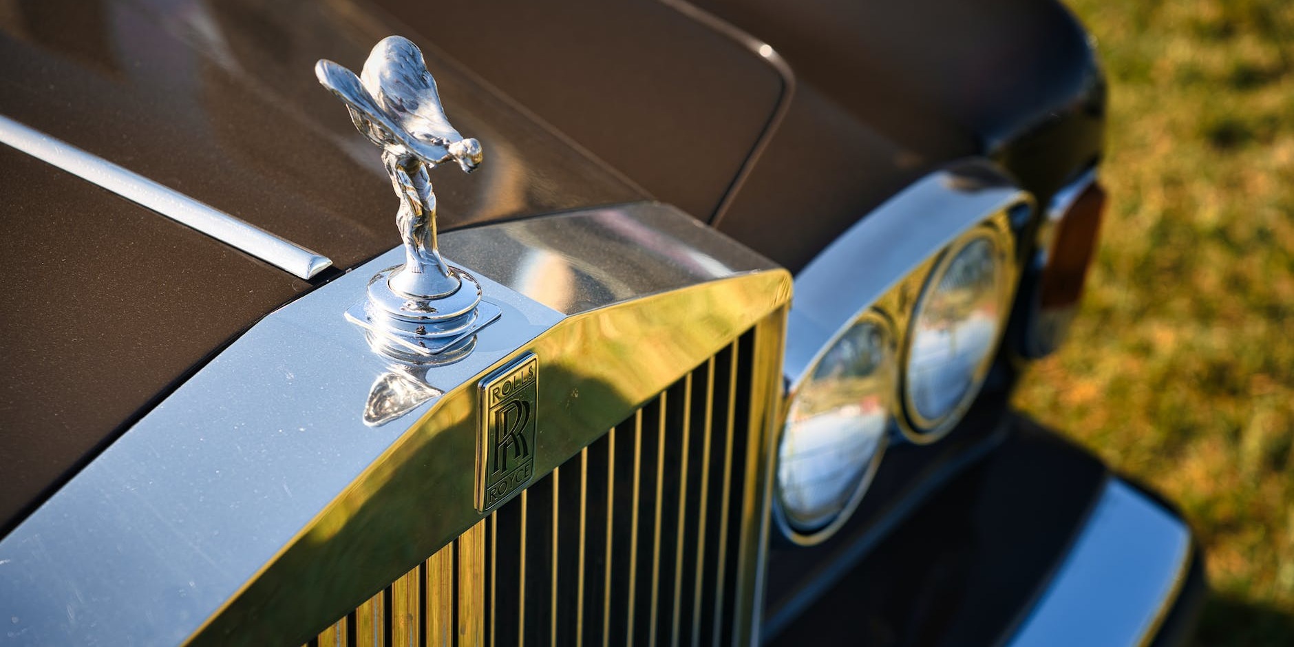 Why Choose a Rolls Royce for Your Central London Wedding Day Transport?