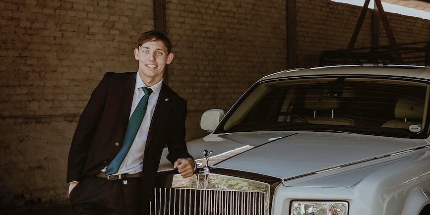 How to Hire a Rolls Royce Phantom for Your Special Day in Birmingham