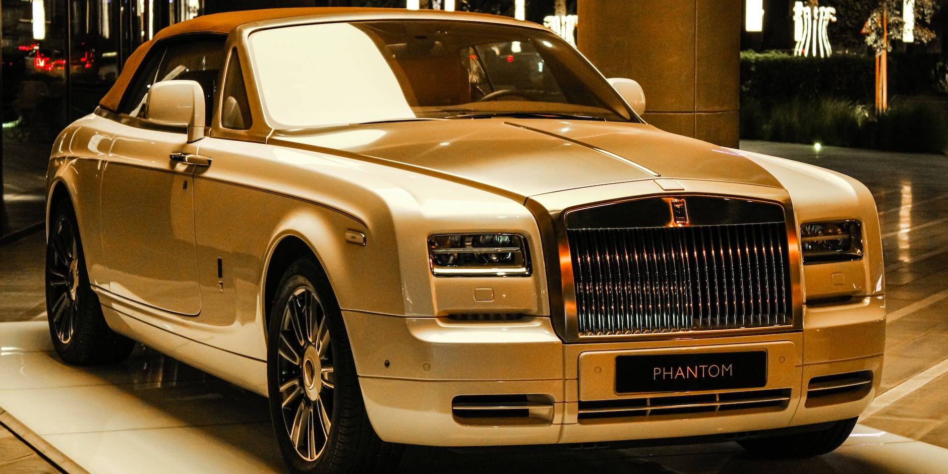 Luxury Rolls Royce Phantom for Your Cheshire Wedding