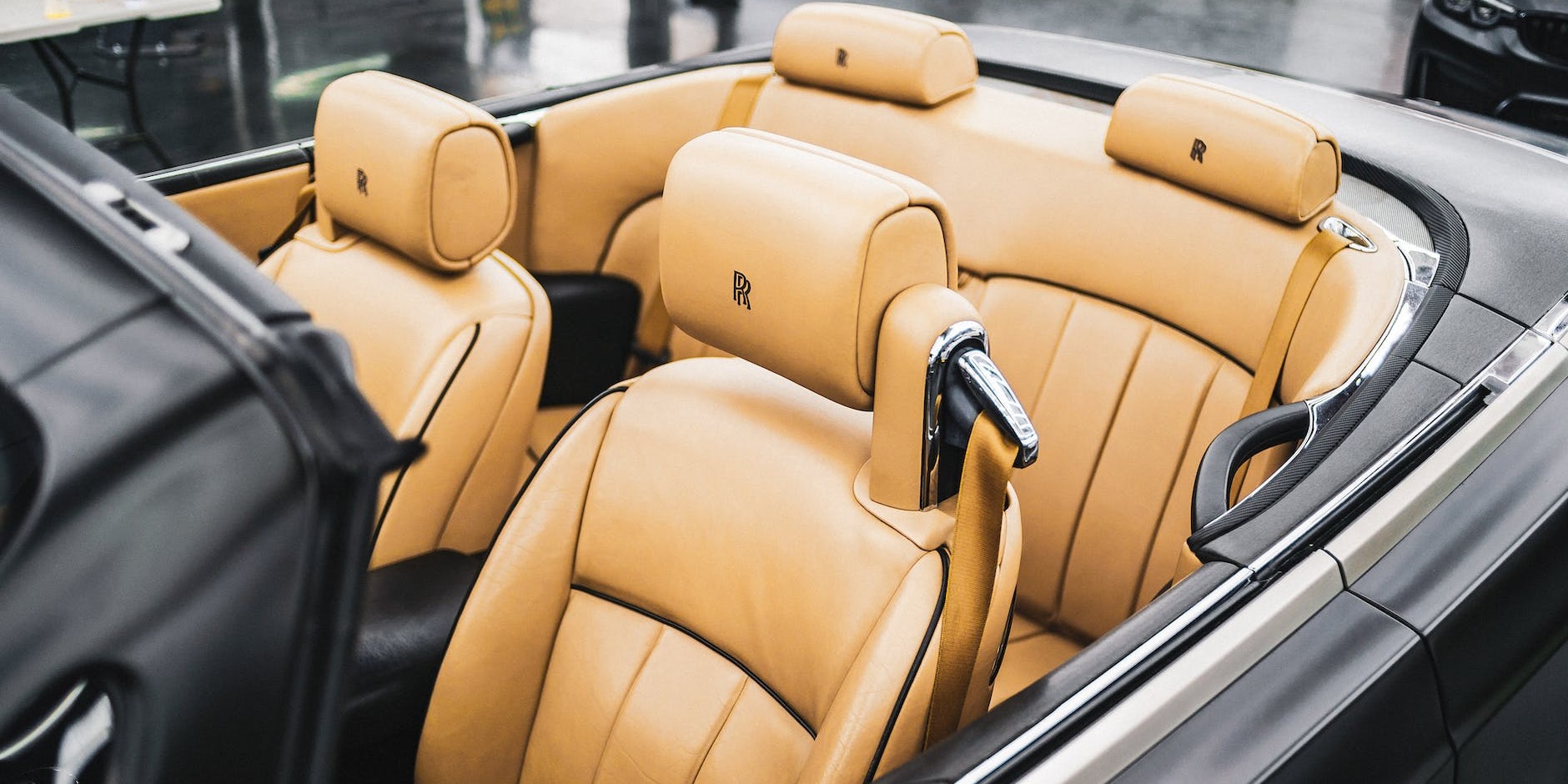 Top 10 Rolls Royce Wedding Cars to Hire: Classic vs Modern